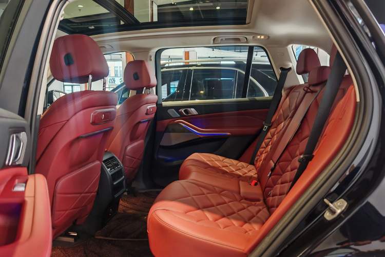 Used BMW X5 2023 xDrive 30Li Luxury M Sport Night Edition Package Interior 3