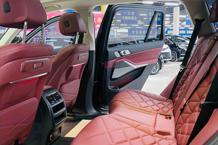 Used BMW X5 2023 xDrive 30Li Luxury M Sport Night Edition Package Interior 3