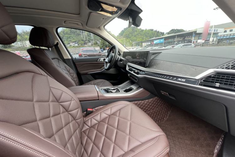 Used BMW X5 2023 xDrive 30Li Luxury M Sport Night Edition Package Interior 3