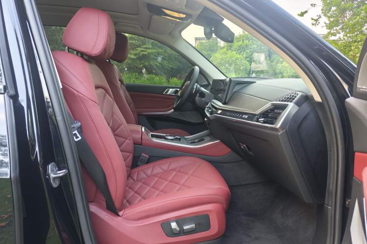 Used BMW X5 2023 xDrive 30Li Luxury M Sport Night Edition Package Interior 3