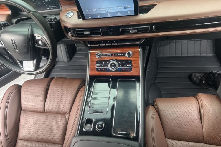 Used BMW X5 2023 xDrive 40Li Luxury Edition M Sport Night Vision Package Interior 4