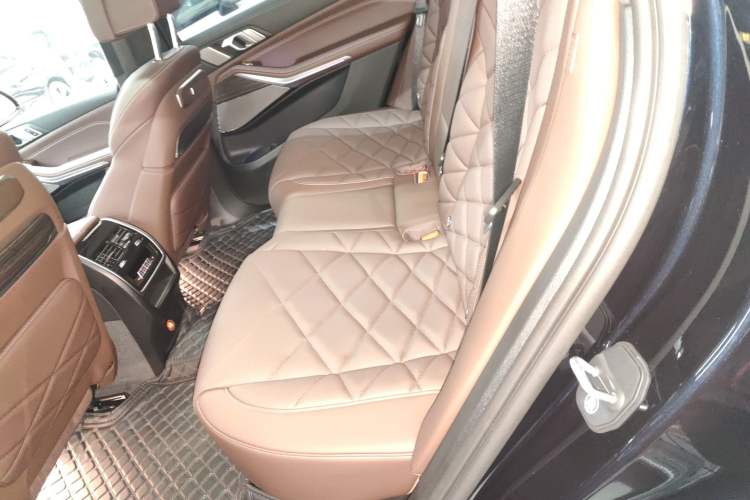 Used BMW X5 2023 xDrive 40Li M Sport Night Edition Package Interior 4