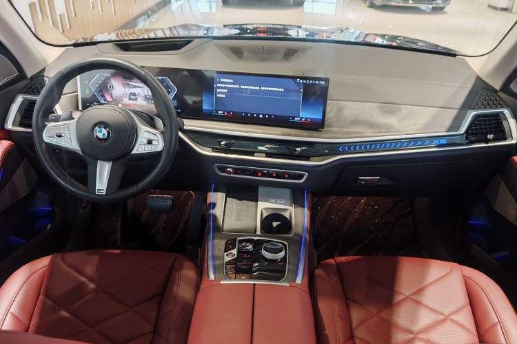 Used BMW X5 2023 xDrive 30Li Luxury M Sport Night Edition Package Interior 4