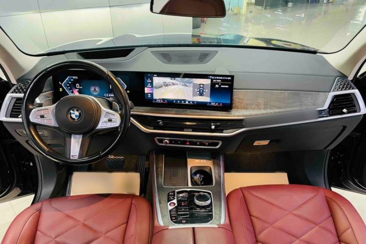 Used BMW X5 2023 xDrive 30Li Luxury M Sport Night Edition Package Interior 4