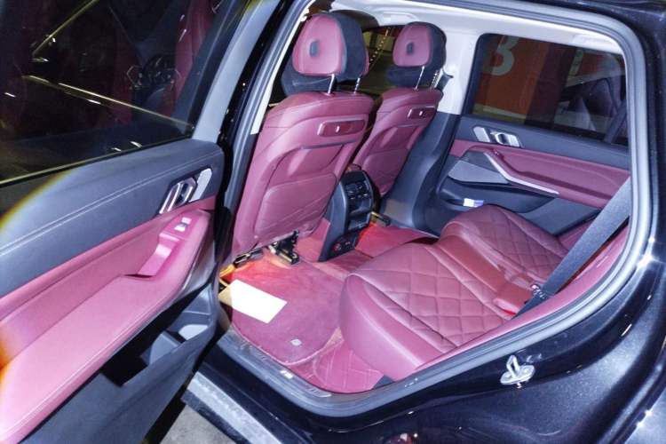 Used BMW X5 2023 xDrive 30Li Luxury M Sport Package Interior 4