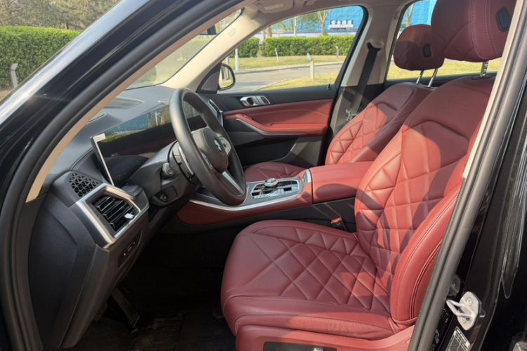 Used BMW X5 2023 xDrive 30Li Luxury M Sport Night Edition Package Interior 4