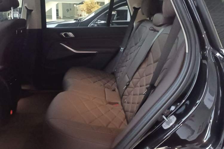Used BMW X5 2023 xDrive 30Li M Sport Package Interior 4