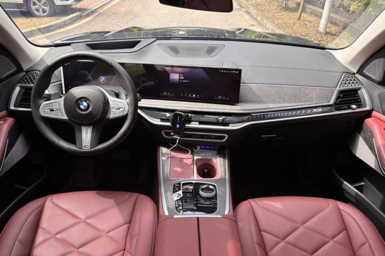 Used BMW X5 2023 xDrive 30Li Luxury M Sport Night Edition Package Interior 4