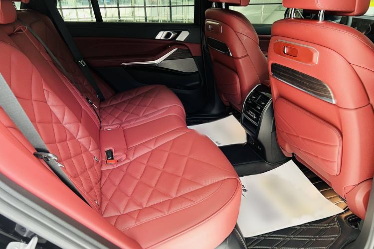 Used BMW X5 2023 xDrive 40Li M Sport Night Edition Package Interior 4
