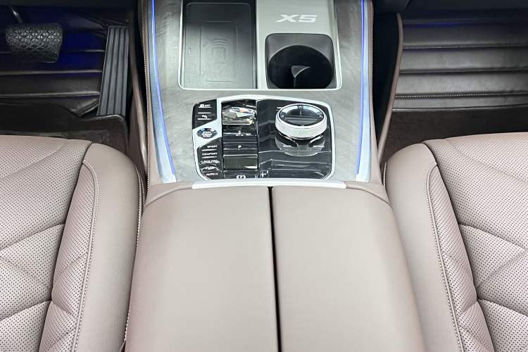 Used BMW X5 2023 xDrive 30Li Luxury M Sport Night Edition Package Interior 5