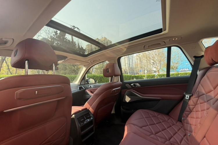 Used BMW X5 2023 xDrive 30Li Luxury M Sport Night Edition Package Interior 5