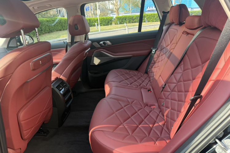Used BMW X5 2023 xDrive 30Li Luxury M Sport Night Edition Package Interior 6