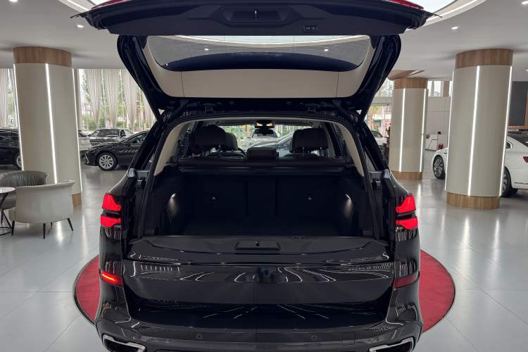 Used BMW X5 2023 xDrive 30Li Luxury M Sport Night Edition Package Interior 6