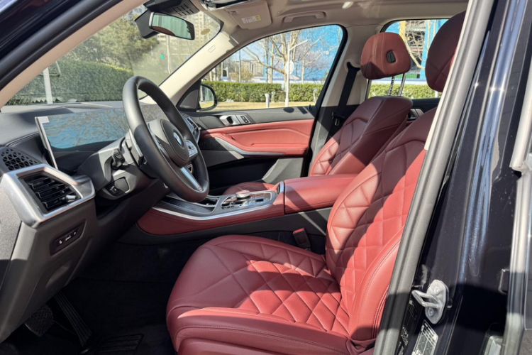 Used BMW X5 2023 xDrive 30Li Luxury M Sport Package Interior 6