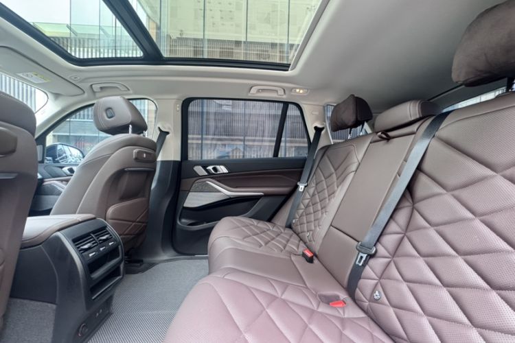 Used BMW X5 2023 xDrive 30Li Luxury M Sport Night Edition Package Interior 6