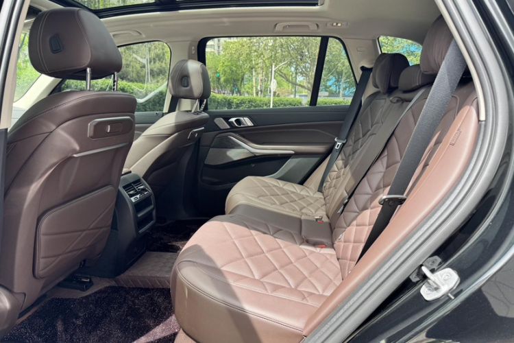 Used BMW X5 2023 xDrive 30Li Luxury M Sport Package Interior 7