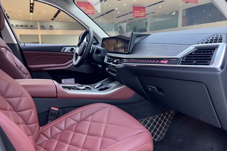 Used BMW X5 2023 xDrive 30Li Luxury M Sport Night Edition Package Interior 8