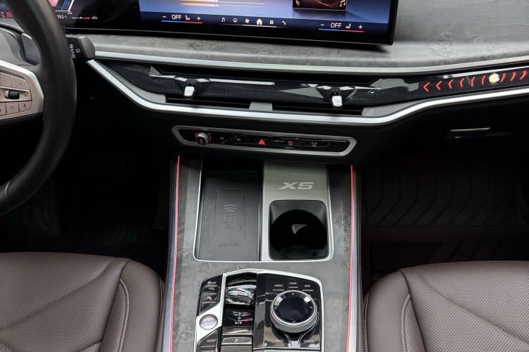Used BMW X5 2023 xDrive 30Li Luxury M Sport Night Edition Package Interior 8