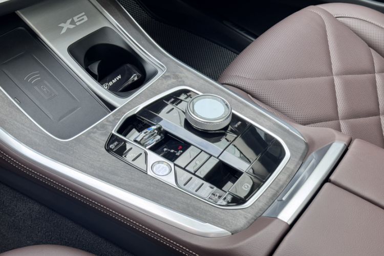 Used BMW X5 2023 xDrive 30Li Luxury M Sport Night Edition Package Interior 8