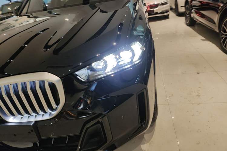 Used BMW X5 2023 xDrive 30Li Luxury M Sport Night Edition Package Left Front Headlight