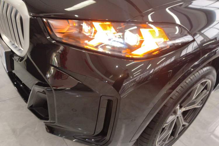 Used BMW X5 2023 xDrive 30Li Luxury M Sport Night Edition Package Left Front Headlight