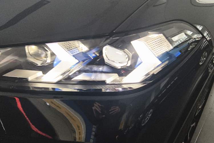 Used BMW X5 2023 xDrive 40Li M Sport Package Left Front Headlight