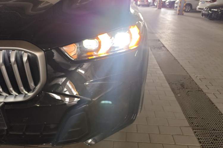 Used BMW X5 2023 xDrive 30Li Luxury M Sport Night Edition Package Left Front Headlight