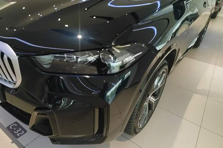 Used BMW X5 2023 xDrive 30Li Luxury M Sport Night Edition Package Left Front Headlight