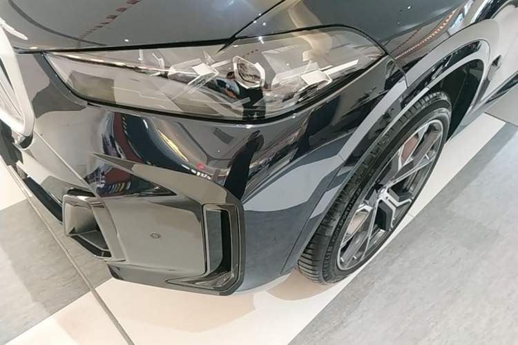 Used BMW X5 2023 xDrive 30Li Luxury M Sport Night Edition Package Left Front Headlight