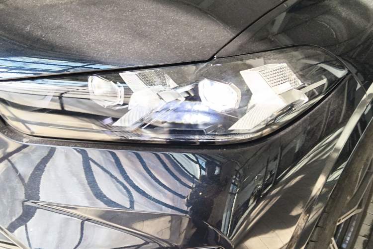 Used BMW X5 2023 xDrive 30Li Luxury M Sport Night Edition Package Left Front Headlight