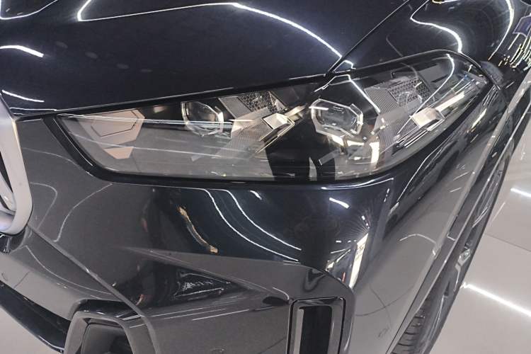 Used BMW X5 2023 xDrive 30Li Luxury M Sport Night Edition Package Left Front Headlight