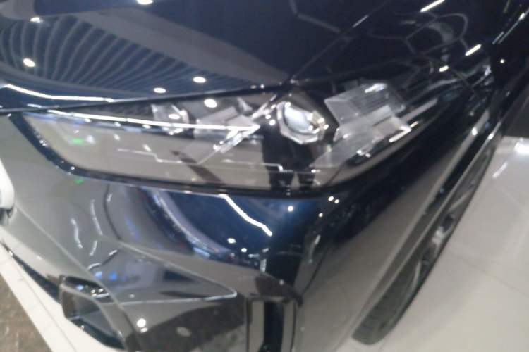 Used BMW X5 2023 xDrive 30Li Luxury M Sport Night Edition Package Left Front Headlight