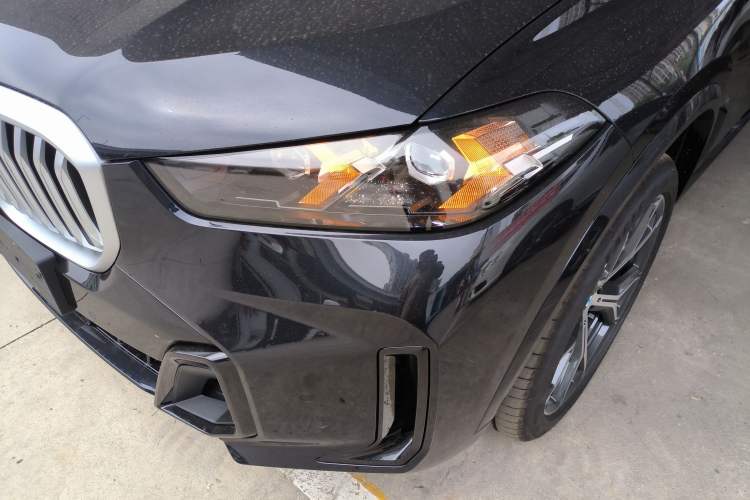 Used BMW X5 2023 xDrive 30Li Luxury M Sport Night Edition Package Left Front Headlight