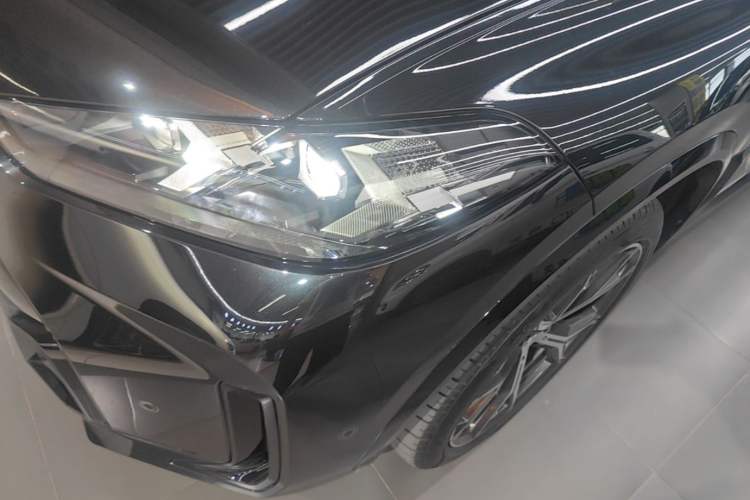 Used BMW X5 2023 xDrive 30Li Luxury M Sport Night Edition Package Left Front Headlight