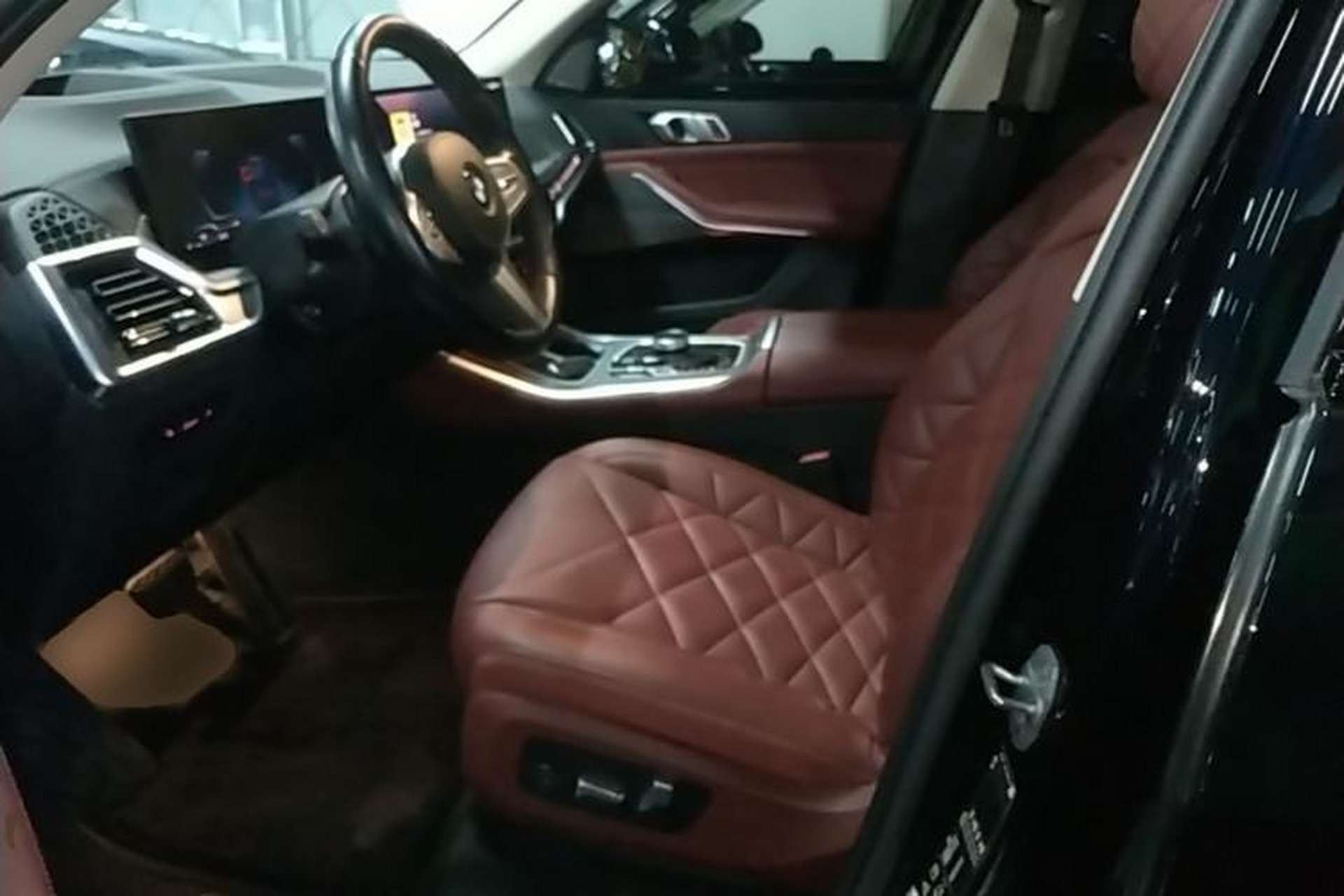 Used BMW X5 2023 xDrive 30Li Luxury M Sport Night Edition Package Left Front Seat