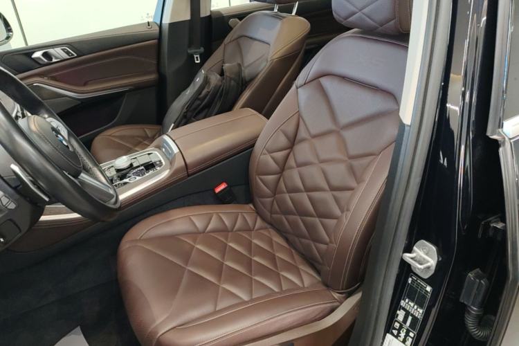 Used BMW X5 2023 xDrive 30Li Luxury M Sport Package Left Front Seat