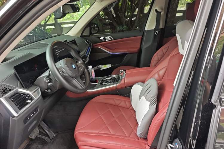 Used BMW X5 2023 xDrive 30Li Luxury M Sport Package Left Front Seat