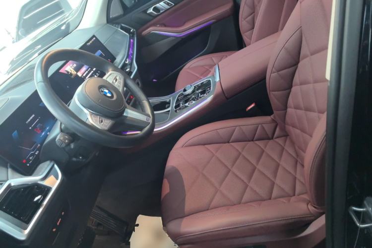 Used BMW X5 2023 xDrive 30Li Luxury M Sport Night Edition Package Left Front Seat