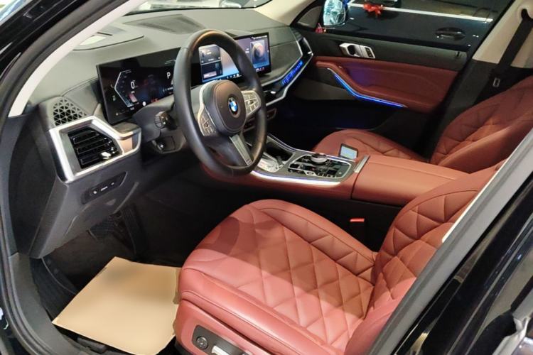Used BMW X5 2023 xDrive 30Li Luxury M Sport Night Edition Package Left Front Seat