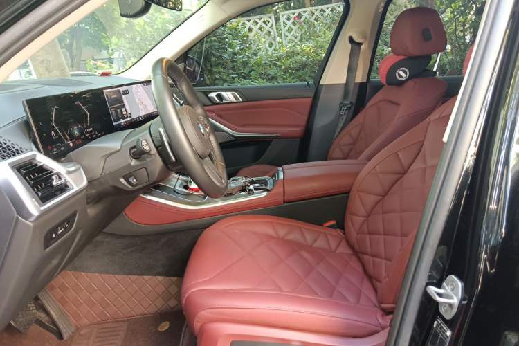 Used BMW X5 2023 xDrive 30Li Luxury M Sport Package Left Front Seat