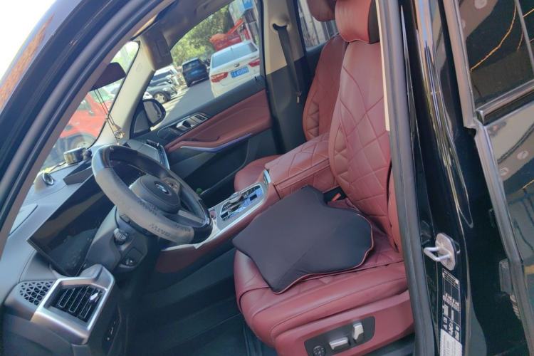 Used BMW X5 2023 xDrive 30Li Luxury M Sport Night Edition Package Left Front Seat