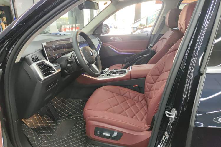 Used BMW X5 2023 xDrive 30Li M Sport Package Left Front Seat