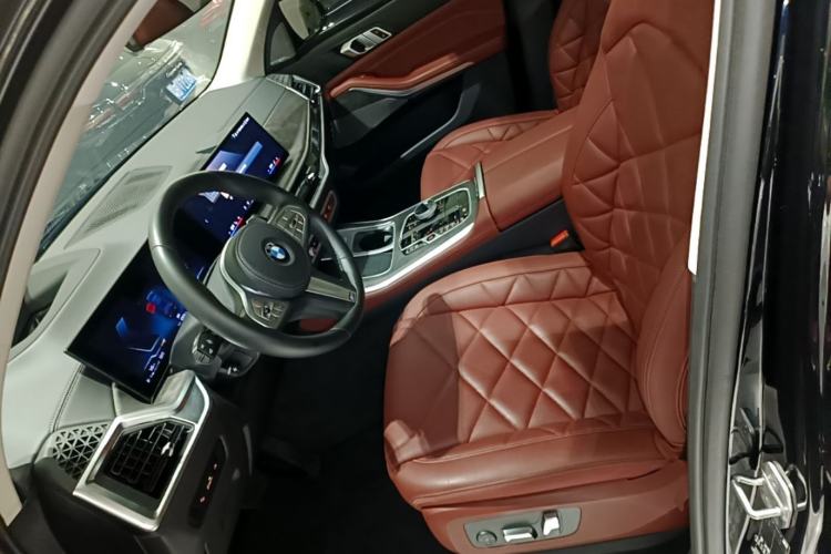 Used BMW X5 2023 xDrive 30Li Luxury M Sport Night Edition Package Left Front Seat