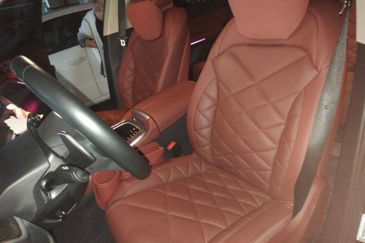 Used BMW X5 2023 xDrive 30Li Luxury M Sport Night Edition Package Left Front Seat