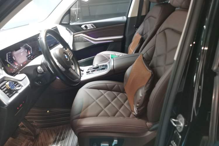 Used BMW X5 2023 xDrive 30Li Luxury M Sport Night Edition Package Left Front Seat