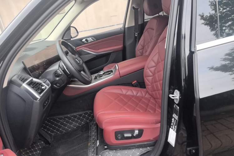 Used BMW X5 2023 xDrive 30Li Luxury M Sport Package Left Front Seat