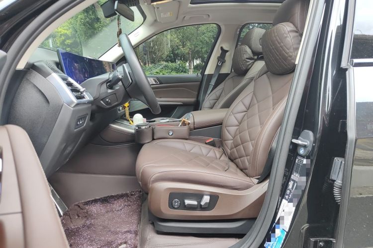 Used BMW X5 2023 xDrive 30Li Luxury M Sport Night Edition Package Left Front Seat
