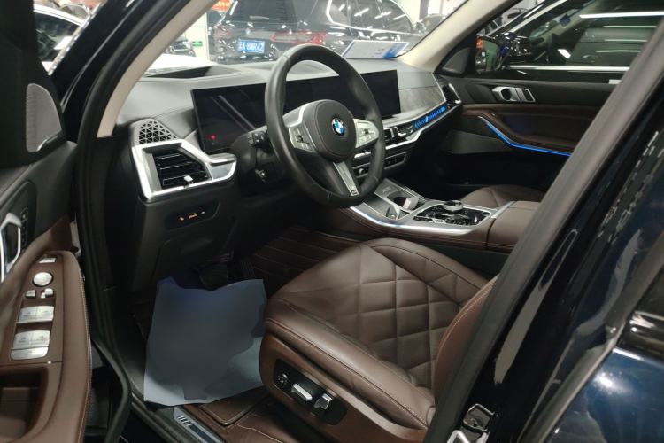 Used BMW X5 2023 xDrive 30Li Luxury M Sport Night Edition Package Left Front Seat