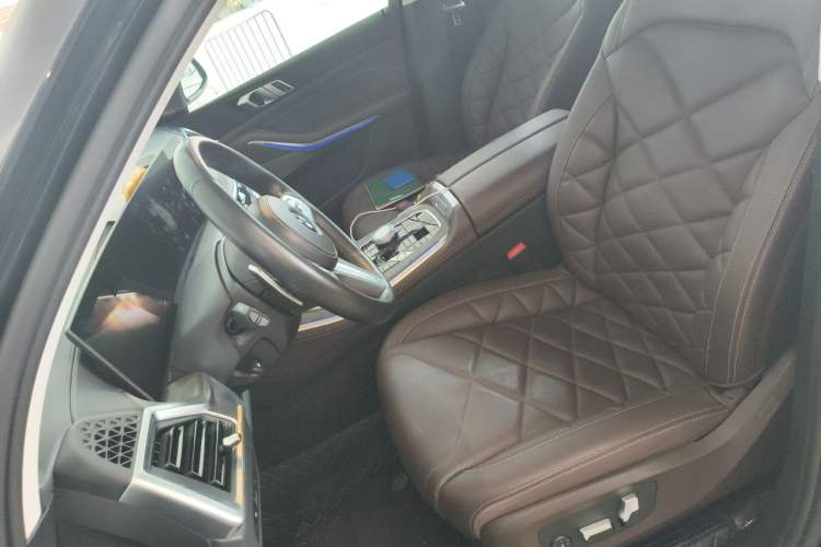 Used BMW X5 2023 xDrive 30Li Luxury M Sport Night Edition Package Left Front Seat
