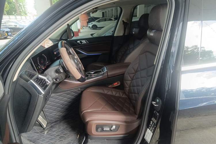 Used BMW X5 2023 xDrive 30Li Luxury M Sport Package Left Front Seat